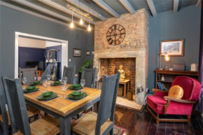 Characterful Terrace Retreat in County Durham - Sleeps 6-8